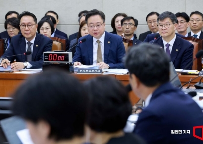 [포토] 종합감사 답변하는 조규홍 장관