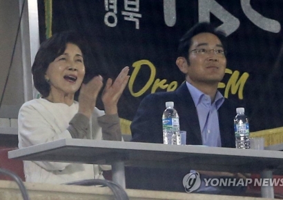 삼성 9년만에 KS갔지만…이재용은 야구보다 경영 구상