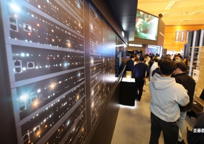 [포토] 관람객으로 북적이는 SK하이닉스