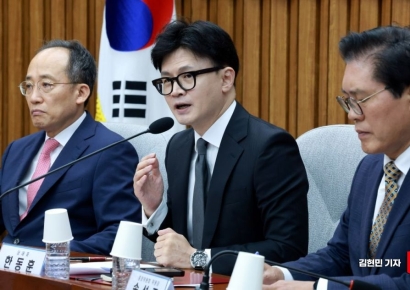 한동훈 "尹과 이견, 맞는 길…이재명 비판하는 민주당 당직자 없어"