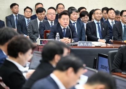 "불법 숙박업은 민생범죄"…문재인 前 대통령 딸 '무허가 영업' 의혹 질타