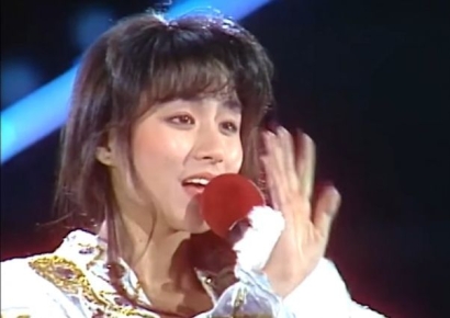 '원조 K팝 여신' 이지연, 3000만원 투자 레스토랑 대박…'뉴욕타임스' 나왔다