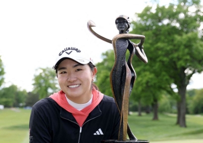 후원 중단·성전환 골퍼…머리 아픈 LPGA