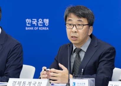 한은 “수출 호조는 당분간 지속…증가율은 둔화될 듯”[일문일답]