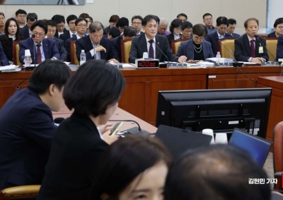 '과기부장관에 조사 권한' 조항, 하루 만에 처리…AI기본법 졸속 통과 우려