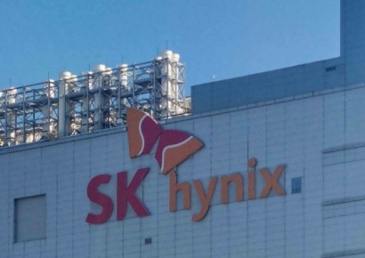 [클릭 e종목]"SK하이닉스, 낸드 부문 경쟁 심화…목표가 하향"