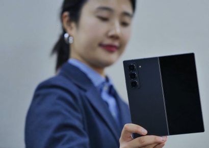 '7시간 지연 출시' 갤럭시 Z폴드 슬림, 10분 만에 완판