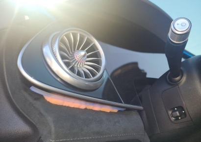 벤츠 전기차 의문의 소리에 '분통'…서비스센터는 "원래 그래"