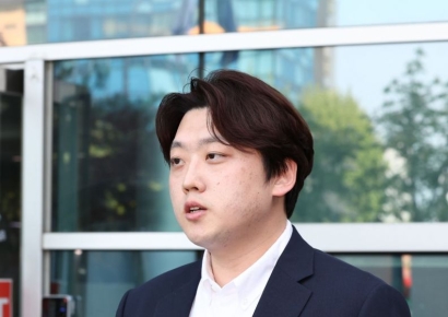 전공의 대표, '전공의·의대생' 질타 서울의대 교수진에 "교수라 불릴 자격 없어"