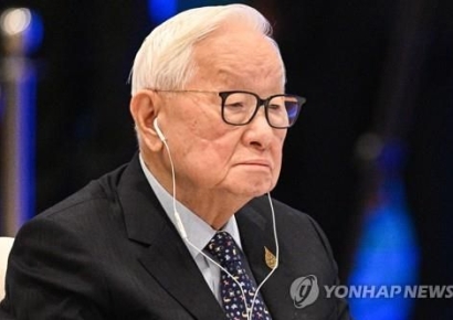 TSMC 창업자, 미·중 갈등에 "반도체 자유무역 죽었다"