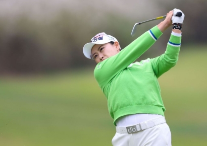 지한솔 2타 차 우승…‘통산 4승 환호’