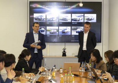 벤츠 배터리총괄 "韓화재에 유감…공급사 엄격히 선정"