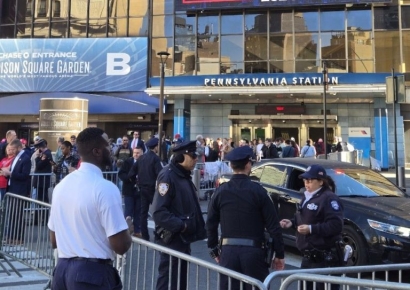 [르포]'민주 텃밭' 뉴욕 등장한 트럼프 "카멀라, 넌 해고야"…지지자 운집