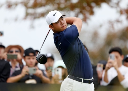 자기 실수에 분노 폭발…'강한 승부욕' 김주형, 라커룸 문짝 부쉈다