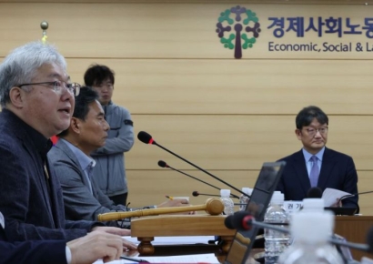 교사도 유급 노조 활동 보장…타임오프 한도 민간의 49%(종합)