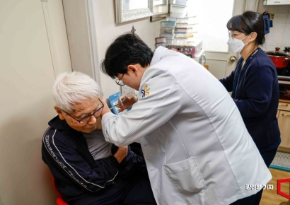 "병원식구 7명 월급 주고 車 2대 쓰면 빠듯"…'적자감수' 방문진료 병원의 고충[내 집을 시니어하우스로]