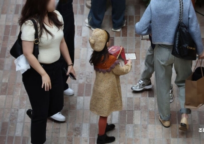 역대급 내수침체…위기를 기회로 바꾼 '유통 왕좌'