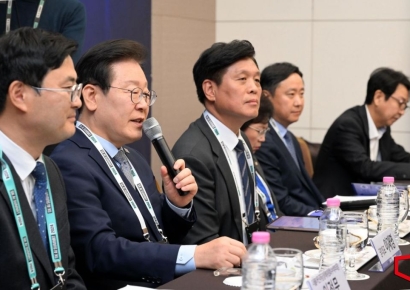 [포토] 글로벌AI기업 정책간담회서 발언하는 이재명 