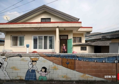 "퇴원하고 끼니·청소 막막…가사간병사가 날 또 살렸쥬"[내 집을 시니어하우스로]   