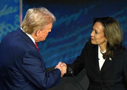 "해리스, 전국서 4%P 우위…트럼프, 경합주 4곳서 우세"[美 선택 2024]