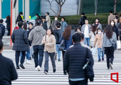 4월 사업체 종사자 2천명↓…'제조·건설' 부진에 넉달째 감소