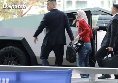 韓 공식출시 안됐는데…'딱 2대' 있다는 1억 사이버 트럭 탑승한 GD