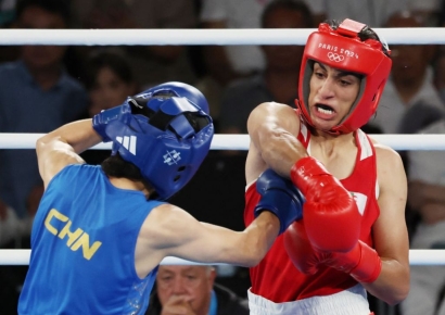 "고환있는 남자" 의료보고서에 발칵…금메달 女복서, 성별논란 재점화