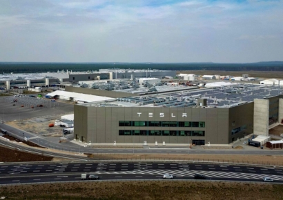 "노조는 관여 안 해"…올해 두 번째 임금 인상한 테슬라 독일 공장