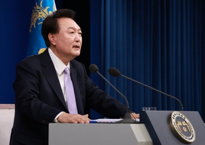 尹, 달라진 대국민 기자회견…담화 분량 줄고, 설득 집중