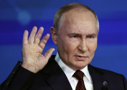 푸틴 "북한과 합동군사훈련 가능…지켜볼 일"  