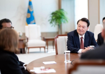 尹 "北 핵공격시 즉각 핵타격…4대 개혁 틀 만들어 다음 정권서 마무리"