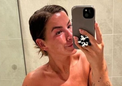 "양쪽 모두 잘라냈다"...웃옷 벗고 '가슴 전투' 선언한 영국 여성