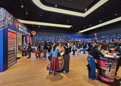 뉴욕 맨해튼에 뜬 '한강 라면'…"플로리다서 날아왔어요"