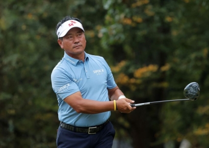 최경주 공동 23위…랑거 ‘마지막 홀 우승 버디’