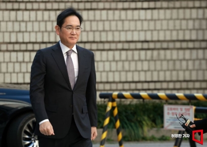 [포토] 이재용 회장, 삼성 부당합병 혐의 공판 출석