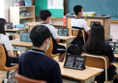 "문제풀이용 아이패드 사주세요"…등골브레이커 된 ‘태블릿 PC'