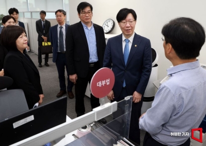 [포토] 김소영 금융위원회 부위원장 불법사금융 근절 현장 방문