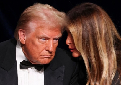 멜라니아 "트럼프 만날 때 꽃뱀 얘기도…나도 잘나가는 모델이었어"