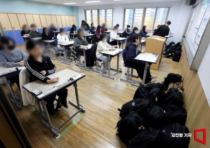 "의대 갈래" 상위권, 이과 쏠림…올해 고3 '문과' 이례적 증가