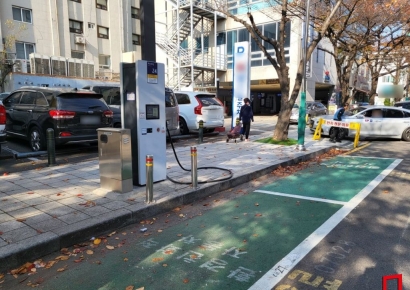 “전기차 충전시설 숨은그림찾기” 과태료 폭탄에 하이브리드 차주들 ‘울상’