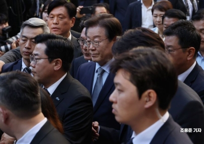 [포토] 이재명 대표, 선거법 위반 1심 징역형 집유 선고