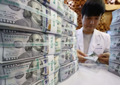 환율 오르자…거주자 외화예금 5개월 만에 감소전환