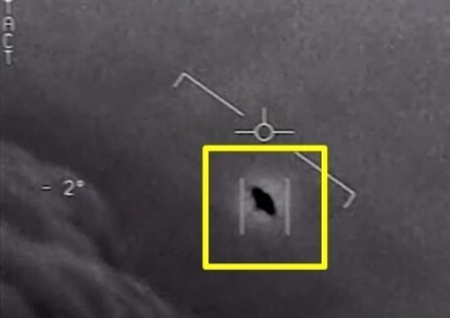 “UFO 실재한다…美 정부가 은폐” 전직 해군 주장  