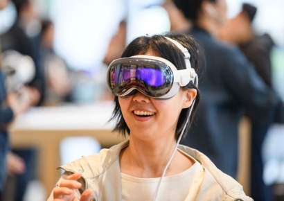 애플 '비전 프로' 국내 출시…"매장에서 몰입형 뮤비 체험 가능" 