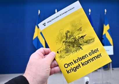 "전쟁 대비해 챙겨라"…2차 세계대전 '행동 요령' 수정해 배포한 북유럽 3개국