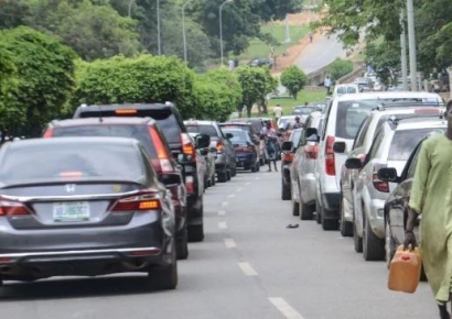 "산유국인데 기름이 없어요"…나이지리아 국민들 고통받는 이유