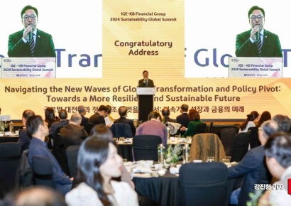 [포토] 축사하는 김병환 금융위원회 위원장