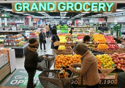 [르포]강남 부촌 사로잡았다…먹거리만 채운 롯데슈퍼의 야심작