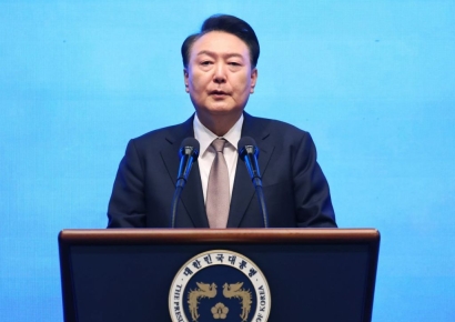 尹 "민생·경제 되살려 새로운 중산층 시대 열겠다"