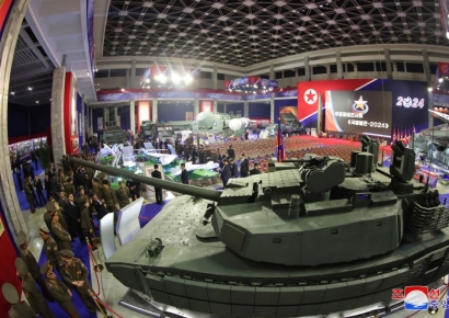 트럼프 제안 무시한 北, 미사일 쏘고 "미한 군사적 결탁에 초강력 대응"